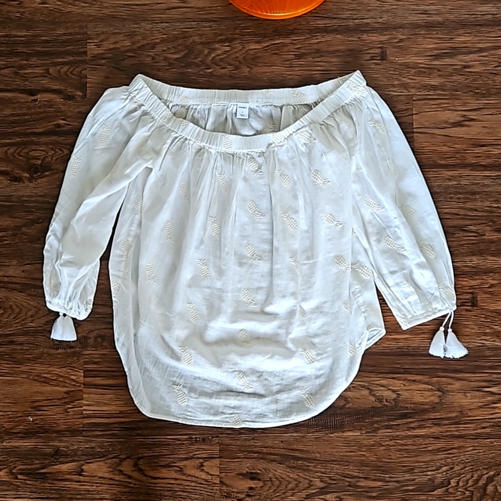 Old Navy Size Small Women's Off Shoulder Pineapple Embroidered Shirt